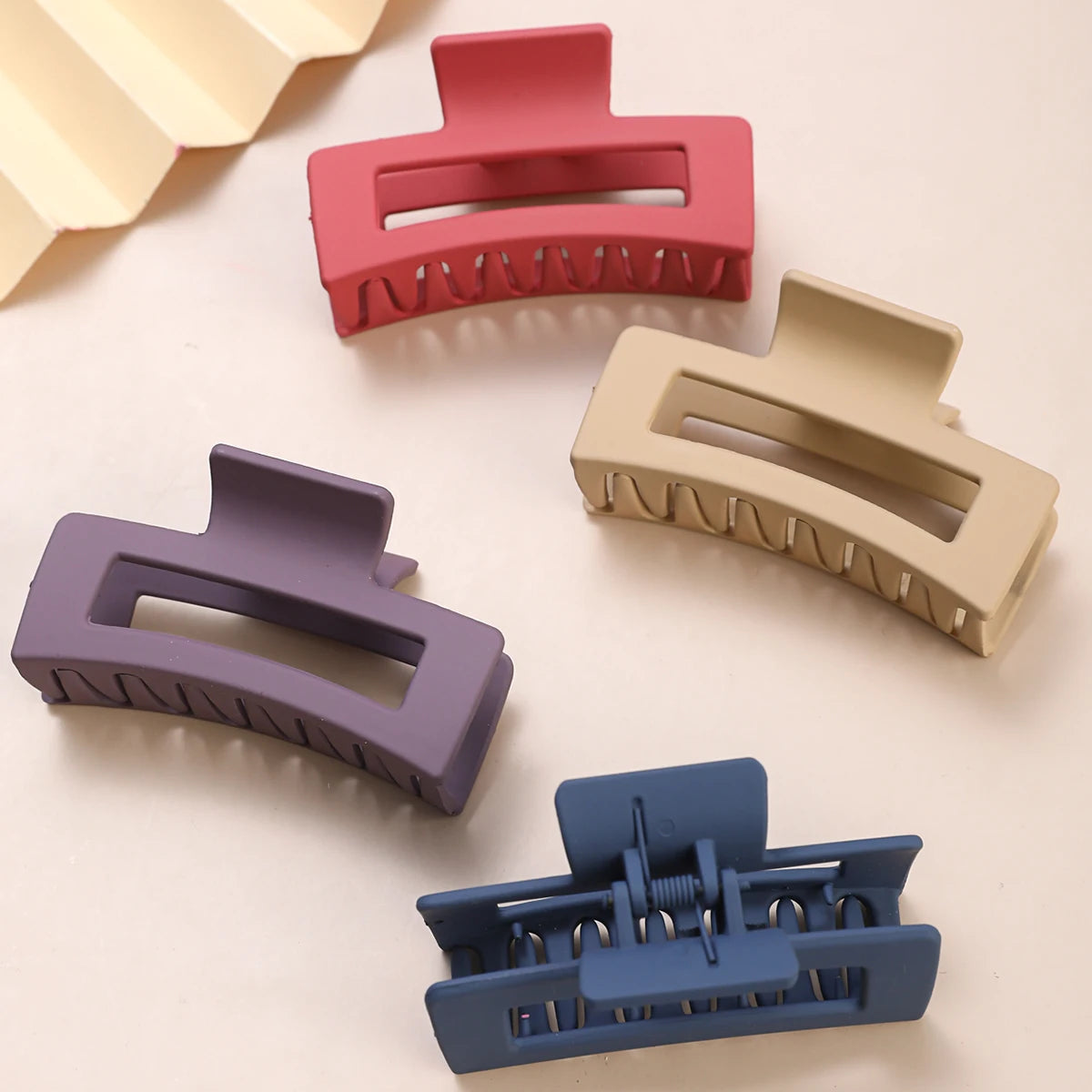 Luja ja liukumaton hiussolki 4 kpl settinä