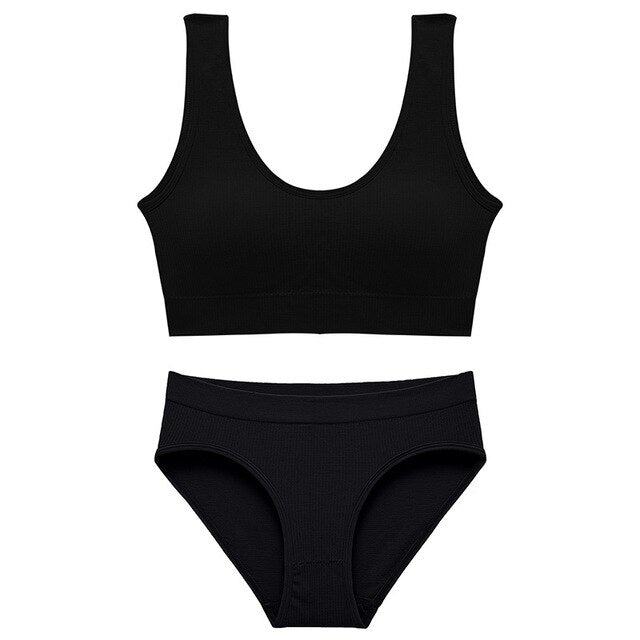 DreamWear™ Saumaton huippupehmeä alusvaatesetti, jota voi käyttää myös toppina