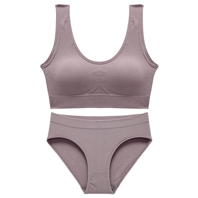 DreamWear™ Saumaton huippupehmeä alusvaatesetti, jota voi käyttää myös toppina