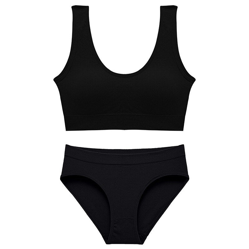 DreamWear™ Saumaton huippupehmeä alusvaatesetti, jota voi käyttää myös toppina