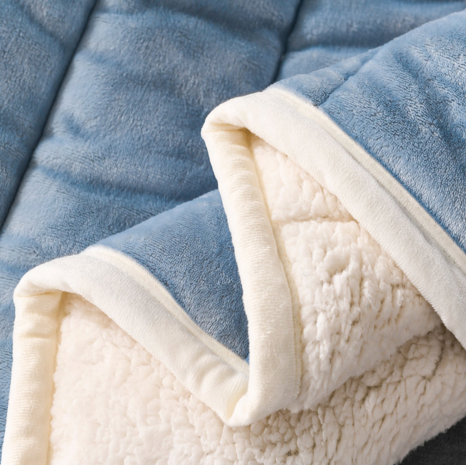 Comfortable™ Ylellinen, erittäin mukava, lämmin ja pehmeä peitto – ilman postikuluja